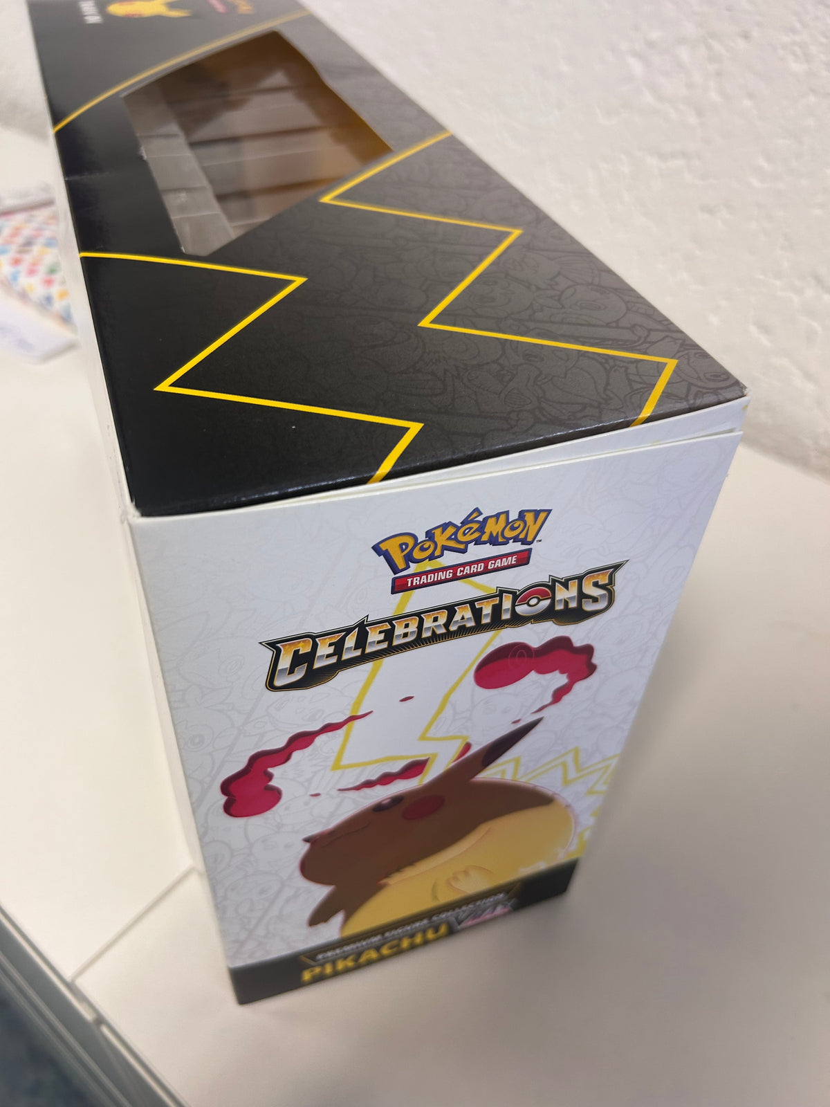 Pokemon Karten OVP Premium Figuren Kollektion Vmax Pikachu Englisch