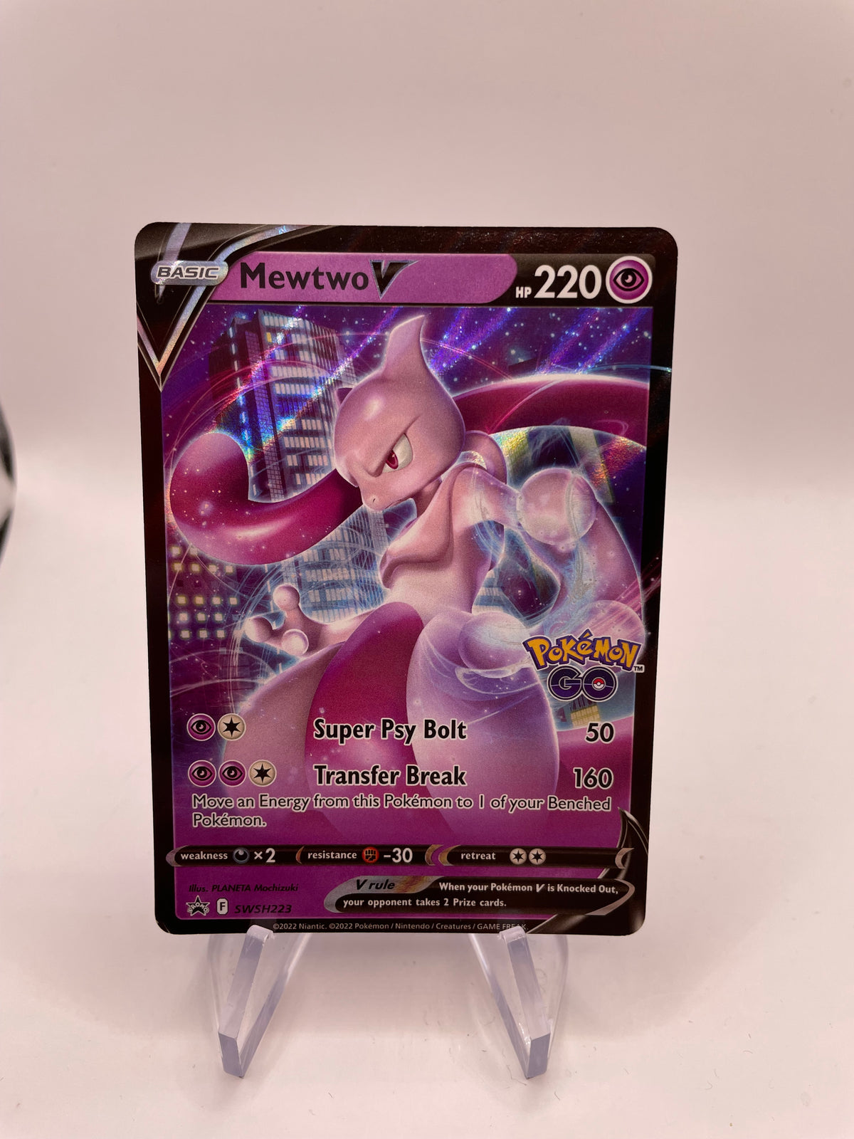 Pokemon Karte V Mewtwo SHSH223 Englisch