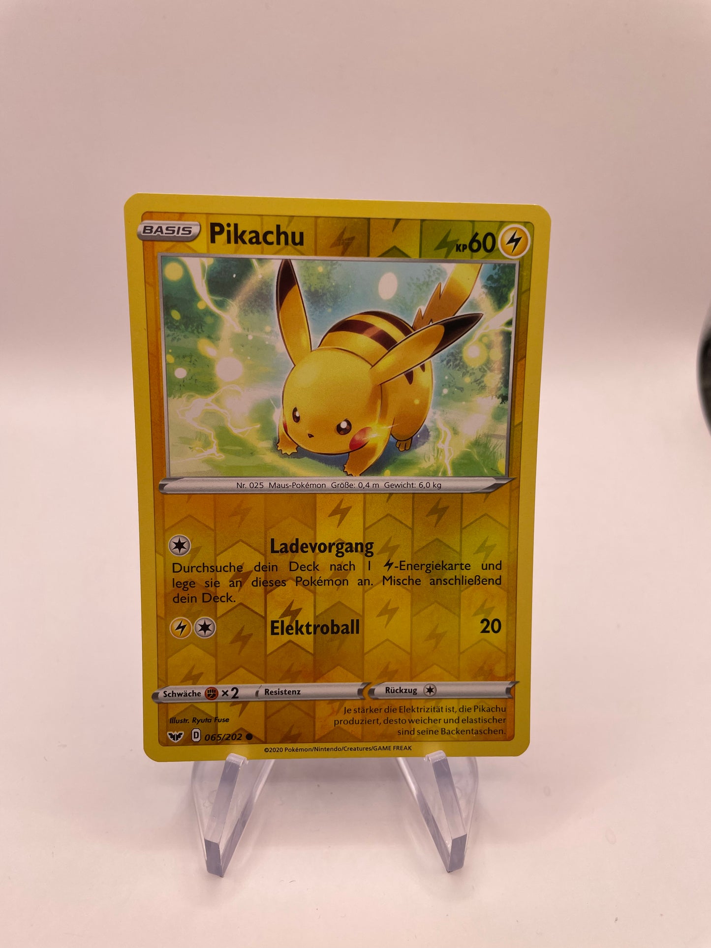 Pokemon Karte Pikachu 65/202 Deutsch